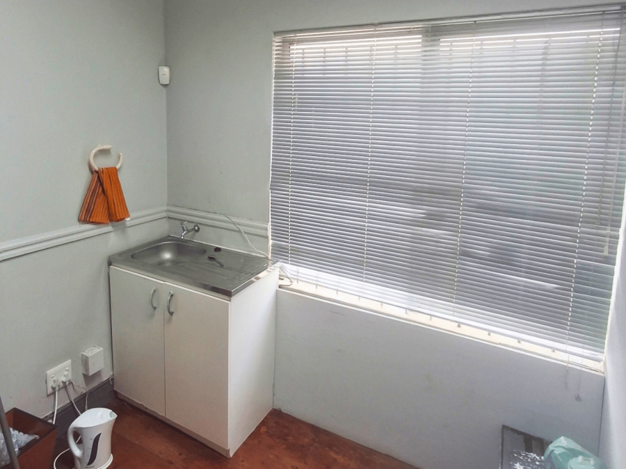 To Let Commercial Property for Rent in Vincent Eastern Cape